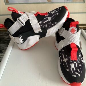 Authentic Nike Stylish Kids Shoes in Black, white and Red